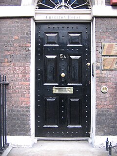 Letter box Receptacle for receiving incoming mail