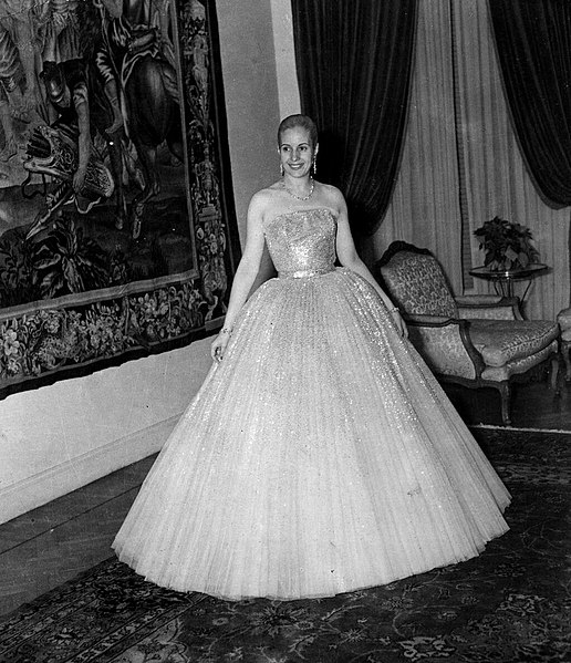 File:Buenos Aires - Eva Perón de gala en fundación del Teatro Colón.jpeg