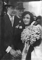 Bundesarchiv Bild 102-10764, Pola Negri mit Ehemann.jpg