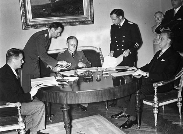 Signing of German–Estonian and German-Latvian nonaggression pacts. Sitting from the left: Vilhelms Munters, Latvian MFA; Joachim von Ribbentrop, Germa