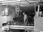 Buteljering av Ramlösavatten 1935.