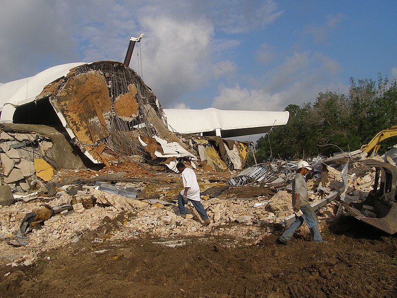 File:Cabrini Demo - Paris Avenue, New Orleans.jpg