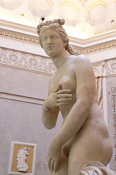 File:Capitoline Venus (side) - Palazzo Nuovo - Musei Capitolini - Rome 2016.jpg