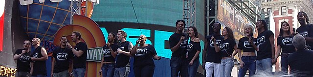 Cast of Rent performing "Seasons of Love" at Broadway on Broadway, 2005