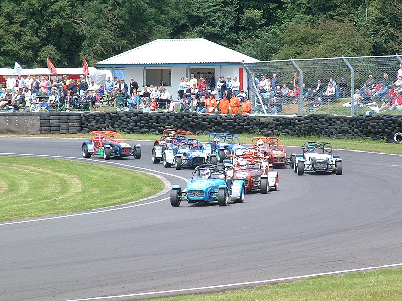 File:Castle Combe Circuit MMB 08 Caterhams.jpg