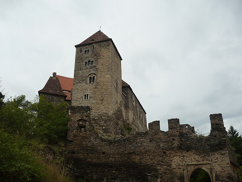 File:Castle Hardegg1.JPG