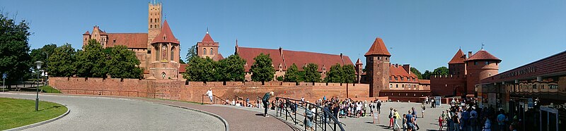 File:Castle in Malbork, Poland (IMAG0308).jpg