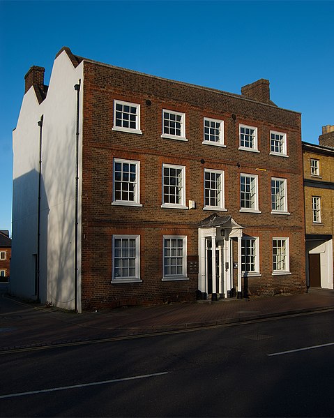 File:Cecil House, Hertford (geograph 3801142).jpg