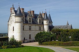 File:Château d'Amboise. View from the east.jpg