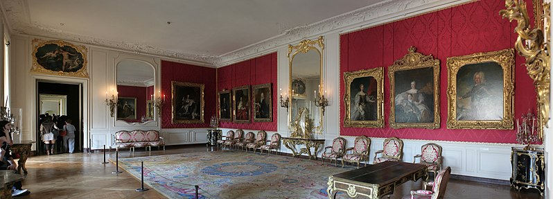 File:Château de Versailles, appartements de la Dauphine, grand cabinet, vue générale.jpg