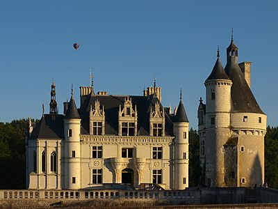 4e — Façade Nord du château de Chenonceau, en Indre-et-Loire avec le logis Renaissance et la tour des Marques. Photographe: Aubry Françon