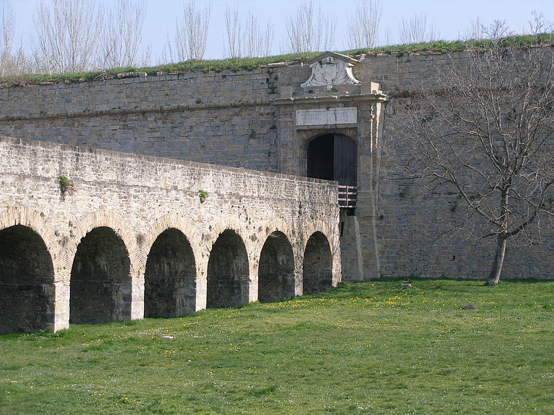 File:Ciudadela de Pamplona.JPG