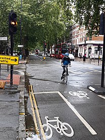 Cycle route 9 on Chiswick High Road