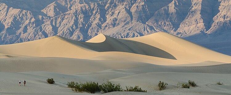 Песчаные дюны в Долине Смерти (Калифорния)