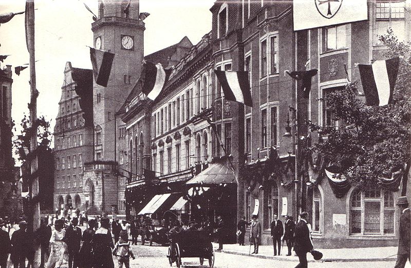 File:Deutsches Haus in Allenstein.JPG