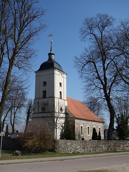 File:Dorfkirche Schmargendorf, Uckermark, 2018 SW.jpg