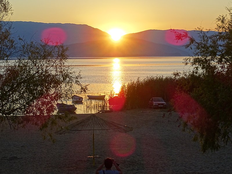 File:Dupeni beach.jpg