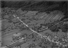 Aerial view from 400 m by Walter Mittelholzer (1925) ETH-BIB-Bilten aus 400 m-Inlandfluge-LBS MH01-004255.tif