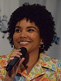 Miniatura para Emmy Raver-Lampman