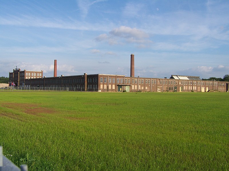 File:Enka westvleugel fabrieksgebouw.JPG