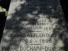 La tomba di Marcel Duchamp al Cimitero monumentale di Rouen