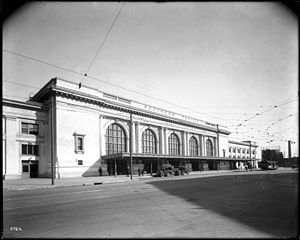 Außenansicht des Southern Pacific Depot, ca.1918 (CHS-5724).jpg