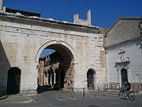 Fano, Arco de Augusto.jpg