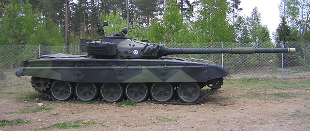 640px-Finnish_Army_T-72_Ps264-202_side.jpg