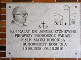 English: Fr. Janusz Żyźniewski commemorative plaque Polski: Tablica upamiętniająca księdza aPrałata dr Janusza Żyźińskiego