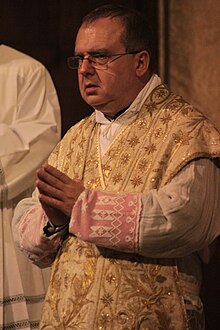 Fr Robert Byrne CO (5010370230) .jpg