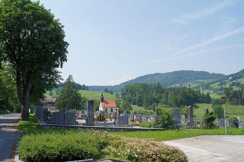 File:Friedhof Kirchberg 001.JPG