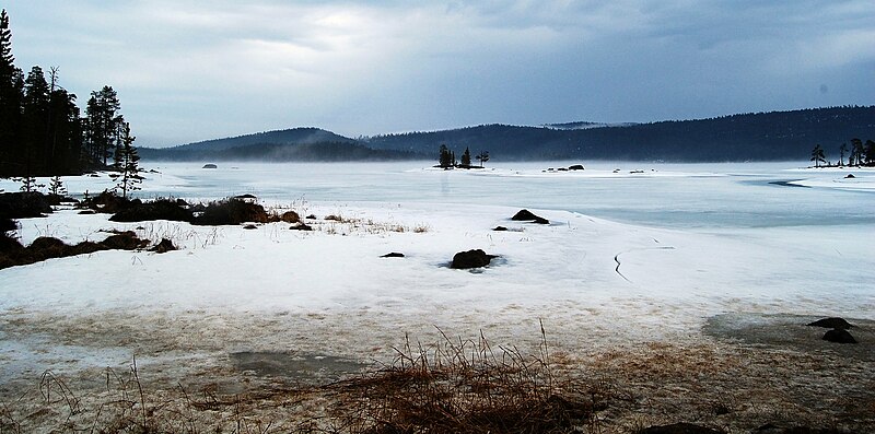 File:Frozen Lake Inari.jpg