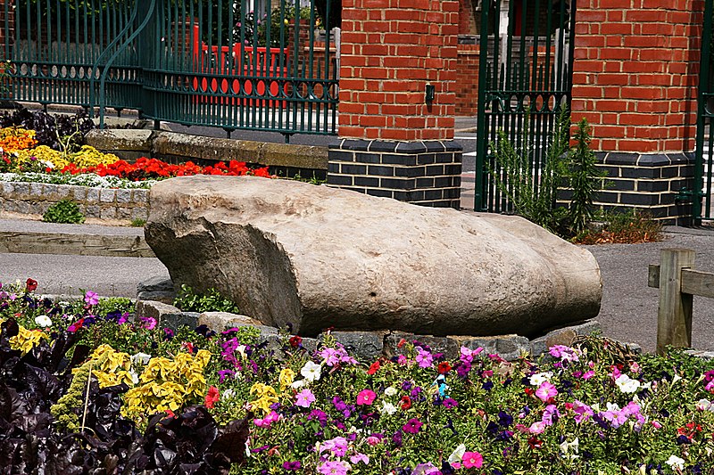 File:Glacial erratic Hanwell 0253.JPG