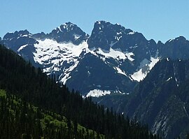 Glory Mountain و Halleluja Peak.jpg