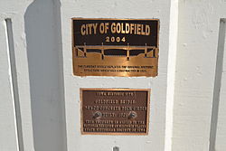 Goldfield rekonstruksi Jembatan plak, Goldfield, Iowa.JPG