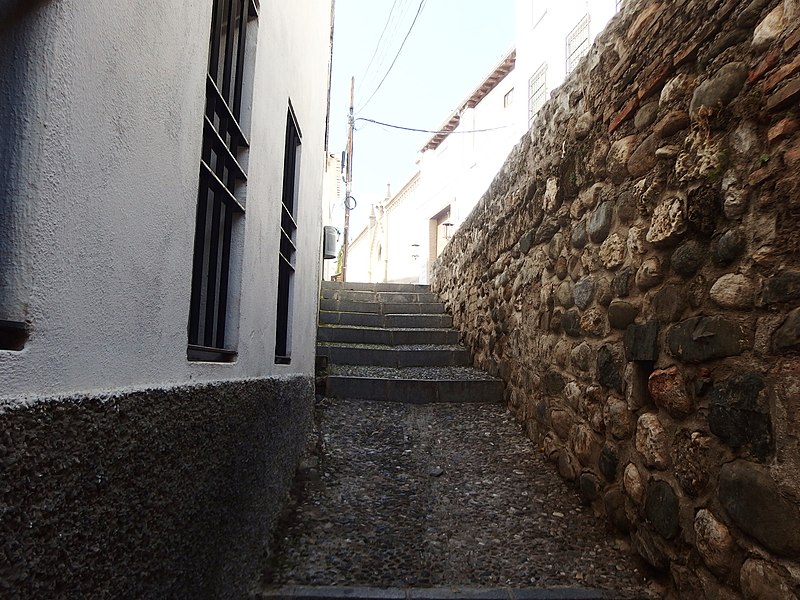 File:Granada, Calle Gloria, escaleras.jpg