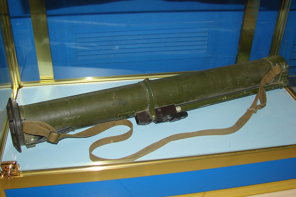 Grenade launchers RPG-26.jpg
