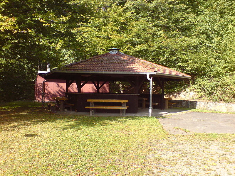 File:Hütte am Sauling.JPG