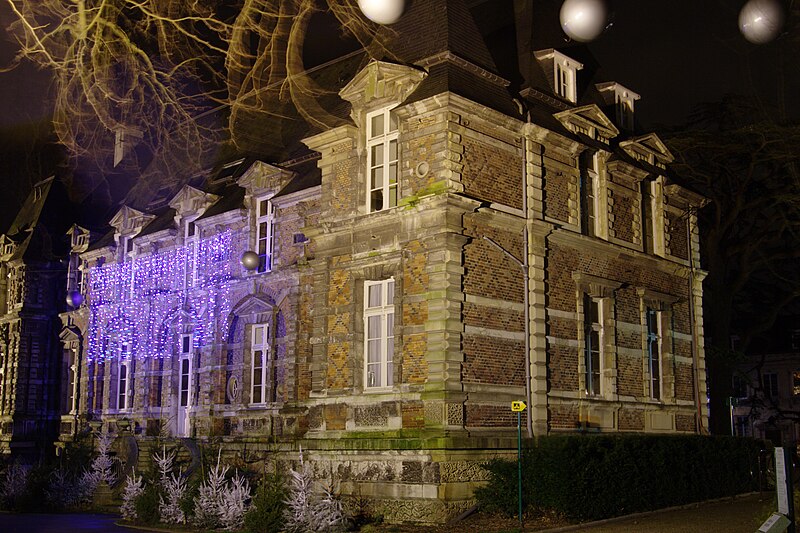 File:Harfleur - Mairie façade nord nuit 03.jpg