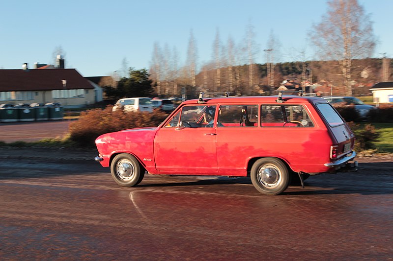 File:Hedemora 121112 Opel Kadett Caravan 1970.jpg