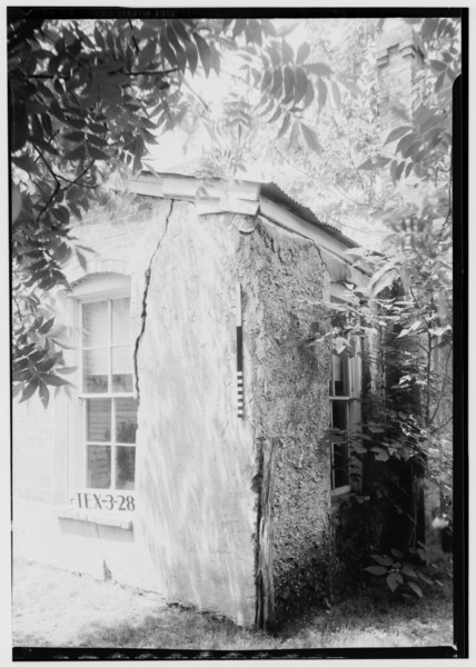 File:Historic American Buildings Survey, Arthur W. Stewart, Photographer April 29, 1936 NORTHEAST ELEVATION, NORTH REAR AND EAST SIDE. - Humphrey-Erskine House, 902 North Austin HABS TEX,94-SEGUI,3-10.tif