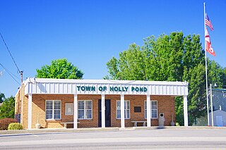 <span class="mw-page-title-main">Holly Pond, Alabama</span> Town in Alabama, United States