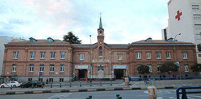 Cómo llegar a Hospital Central De La Cruz Roja San José Y Santa Adela en transporte público - Sobre el lugar