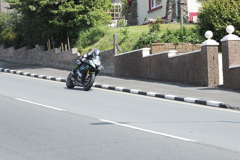 File:Hutchy on Bray Hill onboard Yamaha.jpg