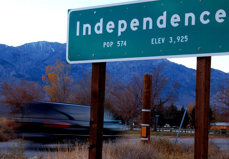 File:Independence Town Sign.jpg