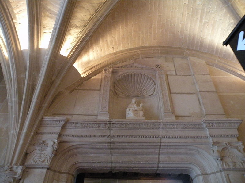 File:Interior of Château de Chenonceau 08.JPG