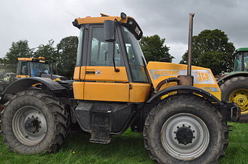 JCB Fastrac 155-65 side