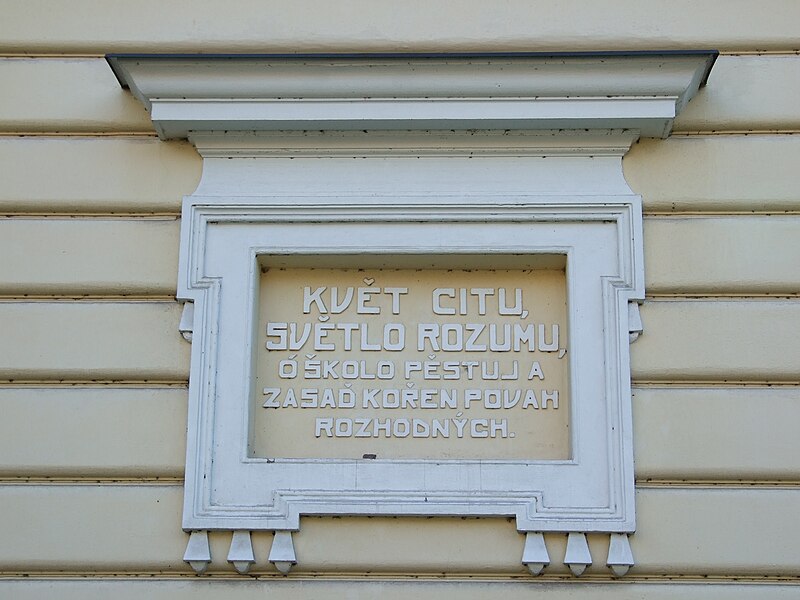 File:Jiráskovo gymnázium Náchod 06.JPG