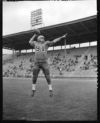 <span class="mw-page-title-main">John Mazur</span> American gridiron football player and coach (1930–2013)