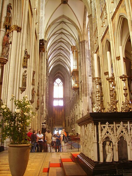 File:Köln Dom St. Peter Innen 4.jpg